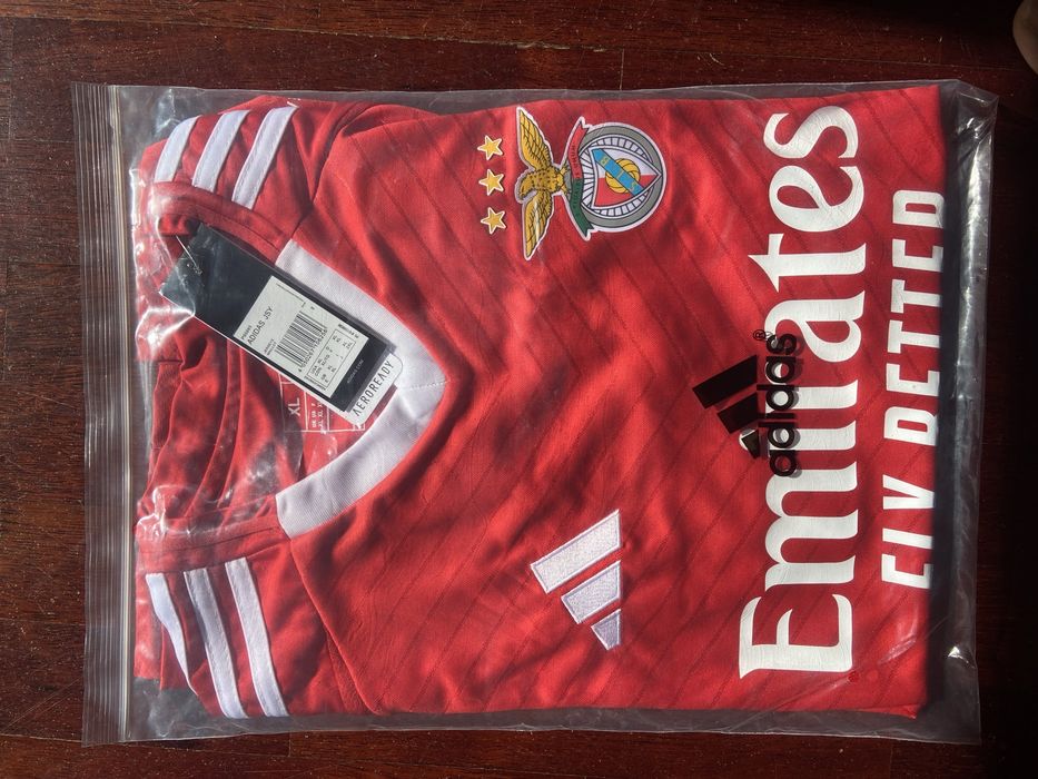 Camisolas Desportivas *15 a 20€*