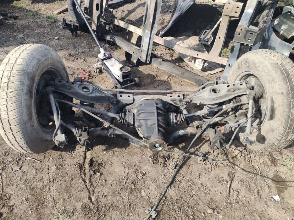 Супорт передній задній сангйонг рекстон rexton 1 2 W ssangyong ступиця