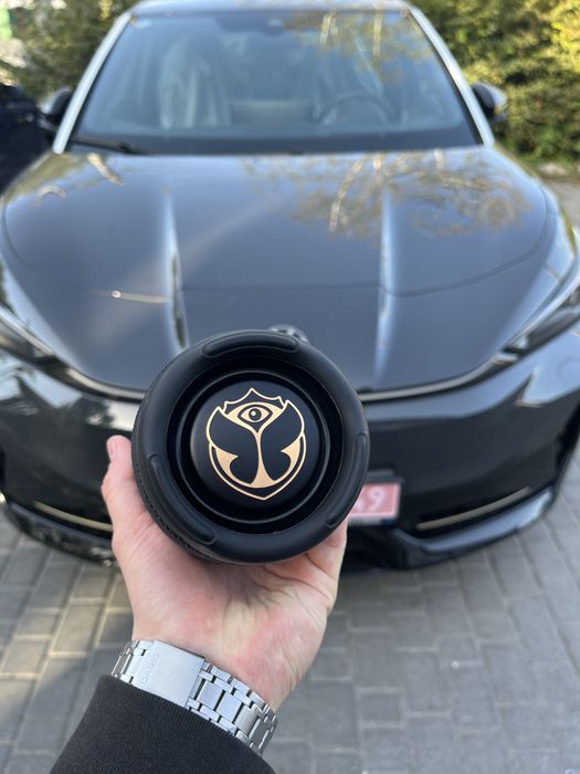 JBL Charge 5 Tomorrowland edition • Повний комплект