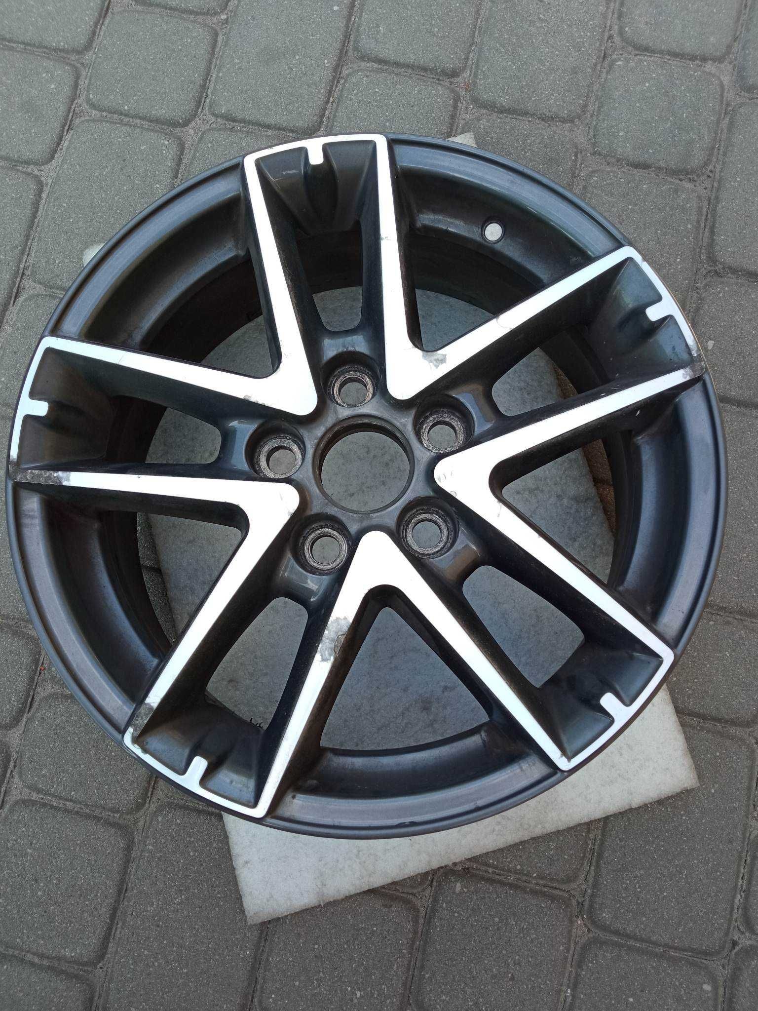 Toyota Auris 2 - felga aluminiowa 16"