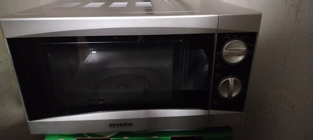 Kuchenka mikrofalowa SEVERIN