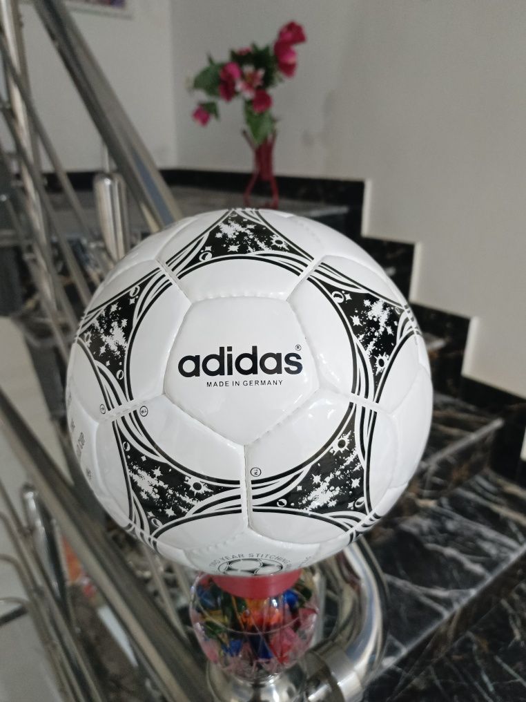 Piłka nożna Adidas Questra 1994