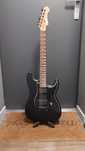 Gitara elektryczna Jet JS 400 tuner, pokrowiec, przewód, pasek.