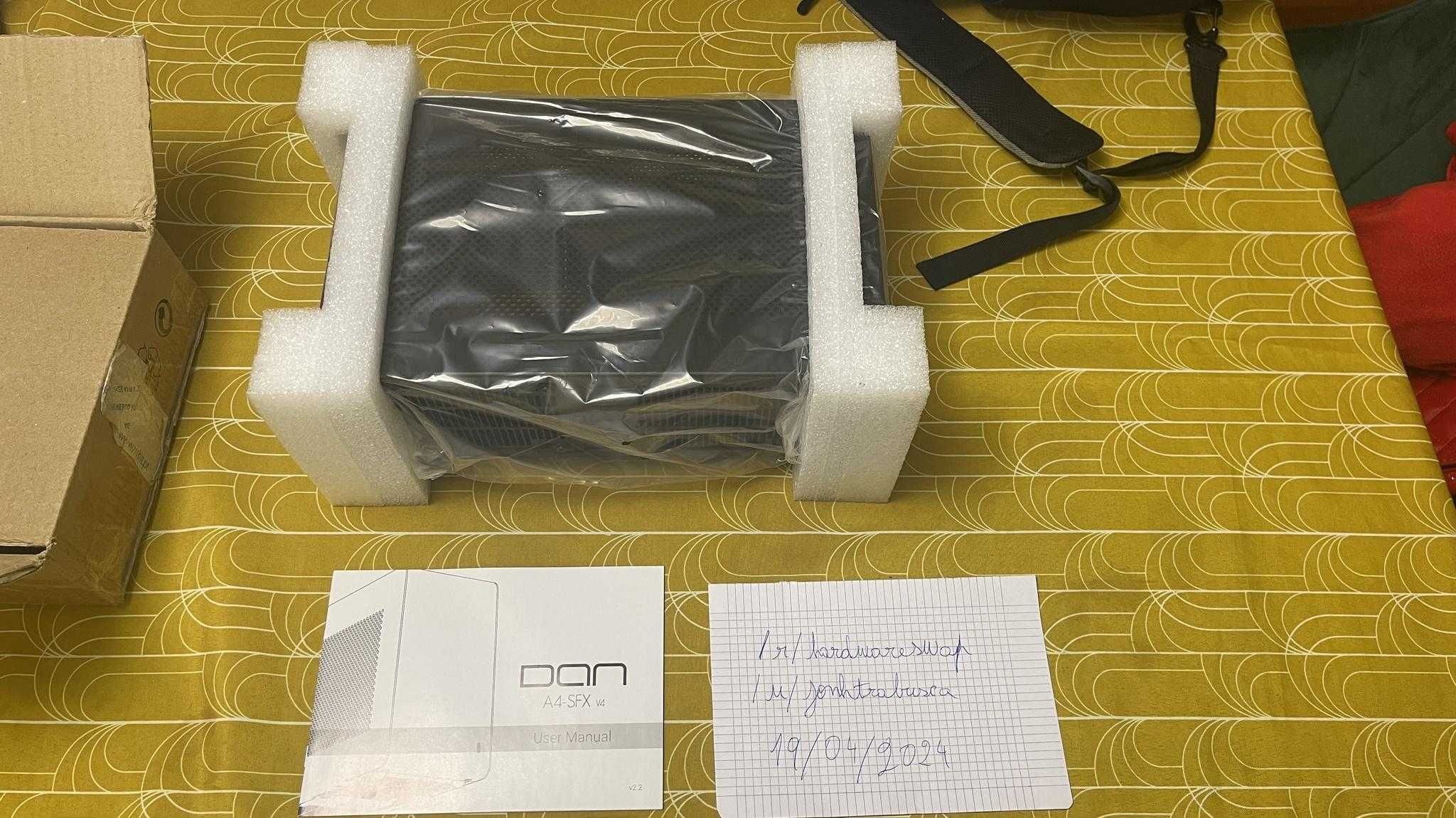 Dan Case A4 + extras