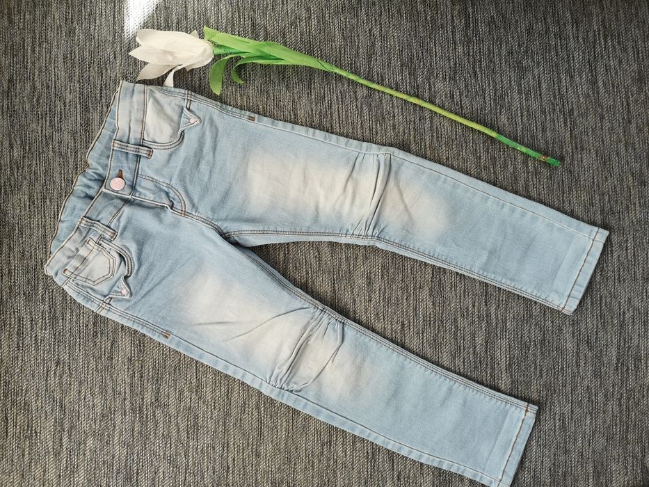 Śliczne jeansy dla dziewczynki rozm 116cm