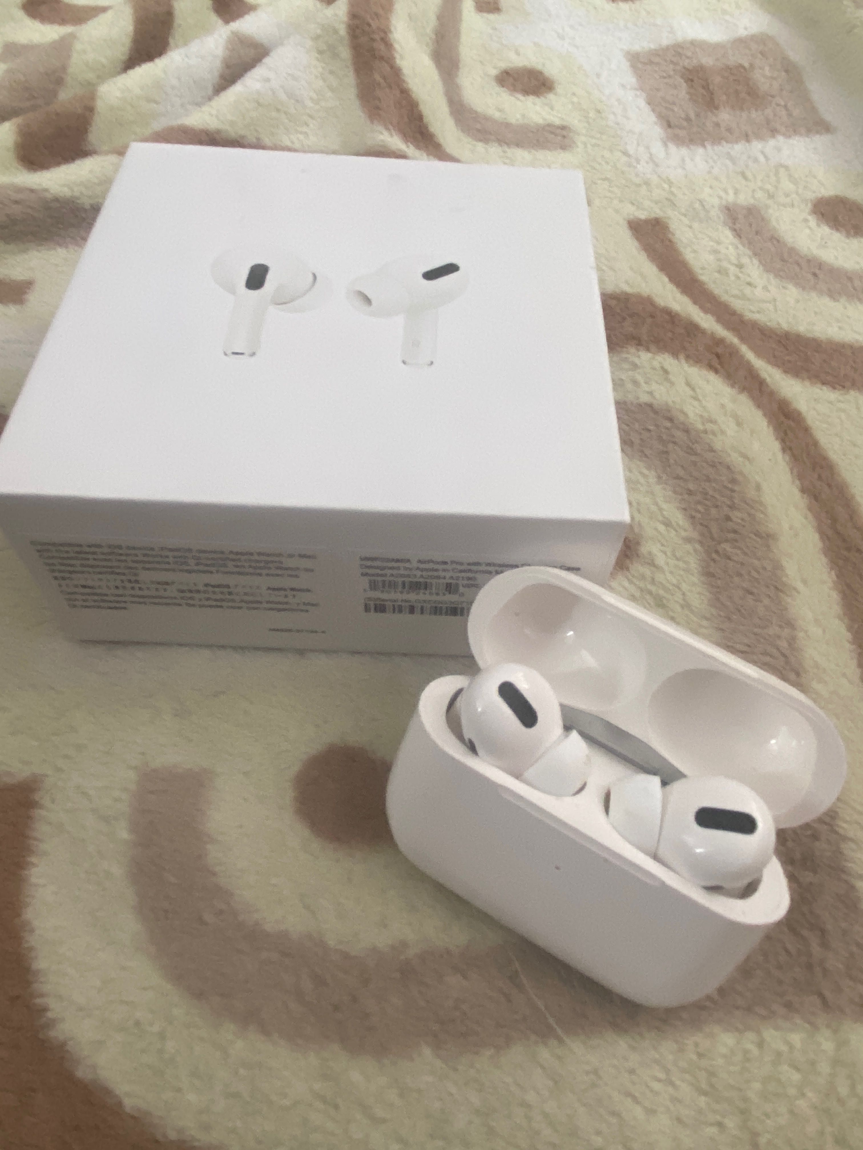 AirPods Pro б/у навушники