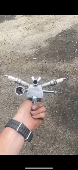 Мото ключи, мультитул, запасные свечи. Кастом