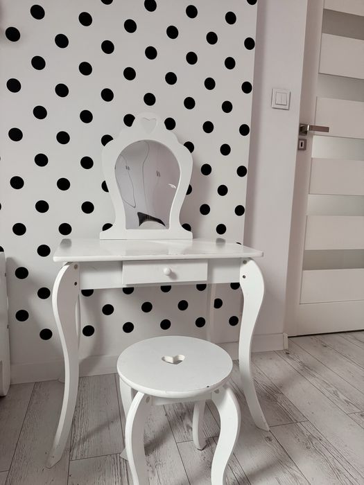 Toaletka i taboret dla dziewczynki