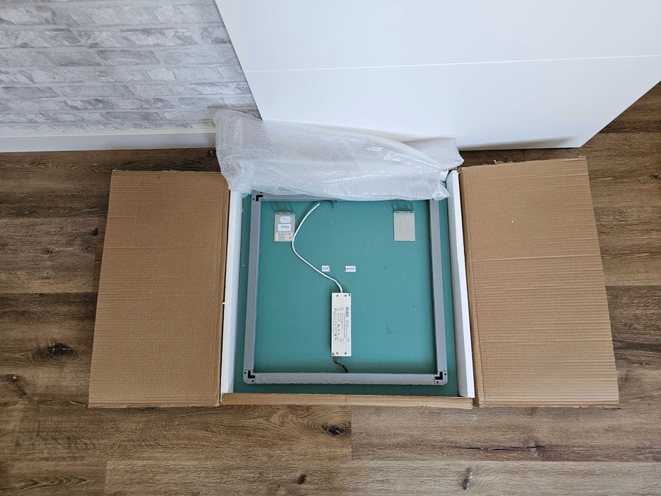 Espelho com led 60x60cm NOVO