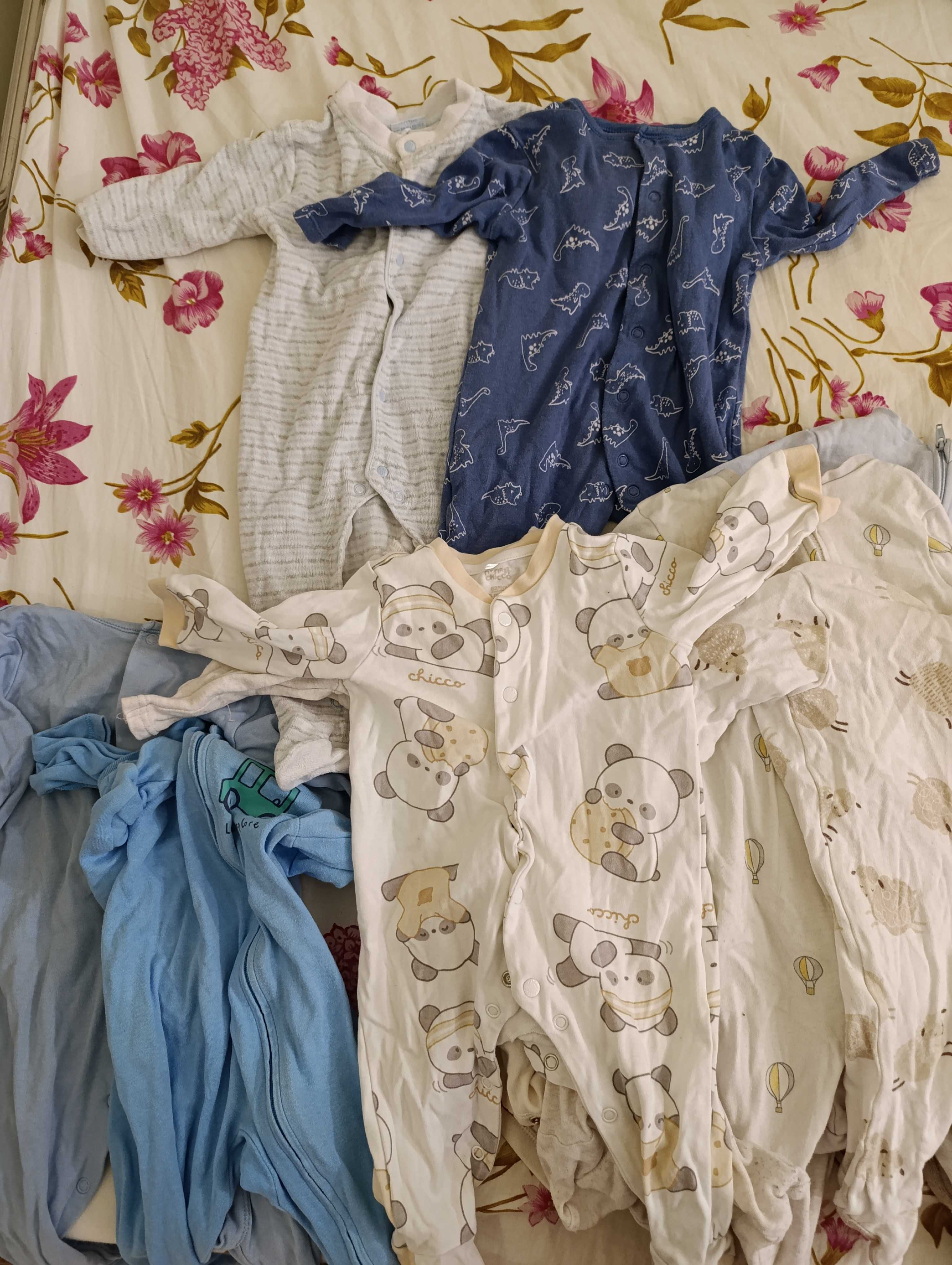 Vendo lote de roupa bebê 20 euros.