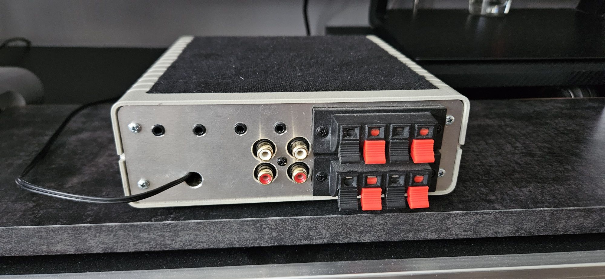 Wzmacniacz klasy D 2.1 z mikserem źródeł i barwy. TPA3255 2x150W+300
