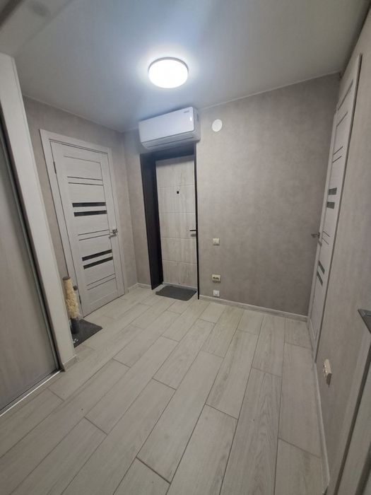 Продам 1 квартиру, з гарним ремонтом!