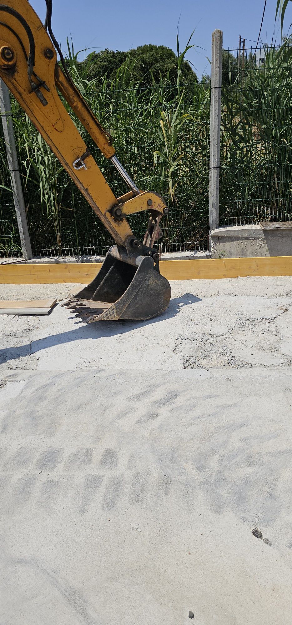 Mini giratória JCB 8052 5.2 toneladas 2004