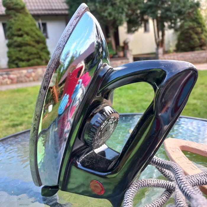 Żelazko z czasów PRL