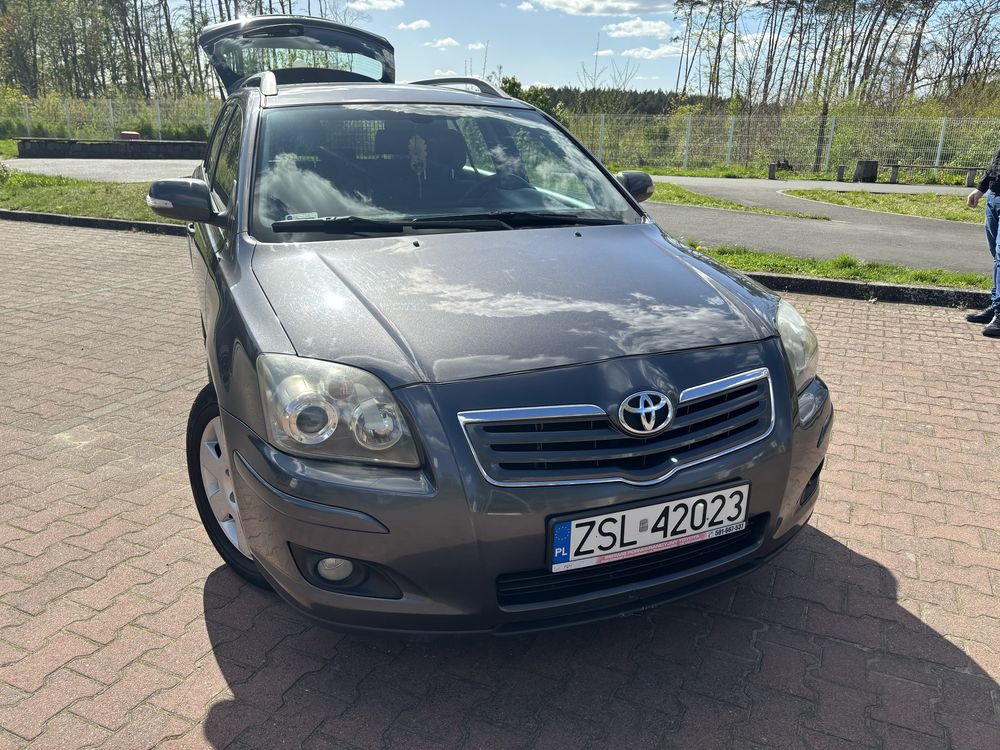 Sprzedam Toyotę Avensis