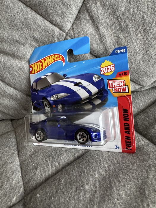 Hot Wheels ‘96 Dodge Viper GTS