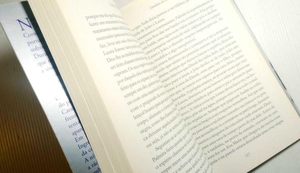 Livro Sandálias de prata - Cristina Caras Lindas