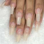 Unhas de gel e pedicure