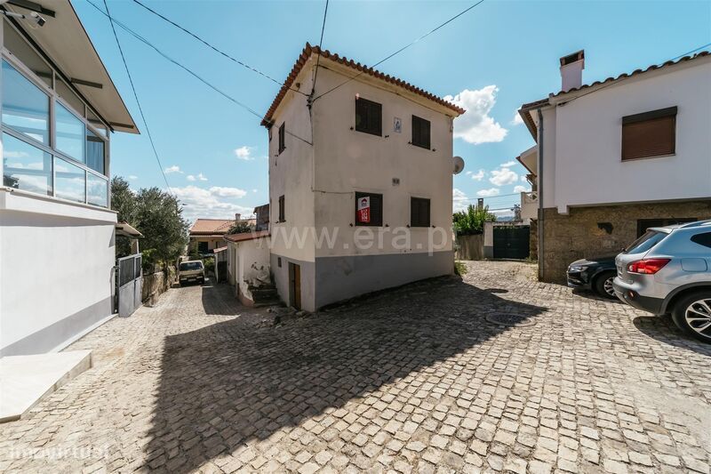 Moradia T2 / Fundão, Cortiçada