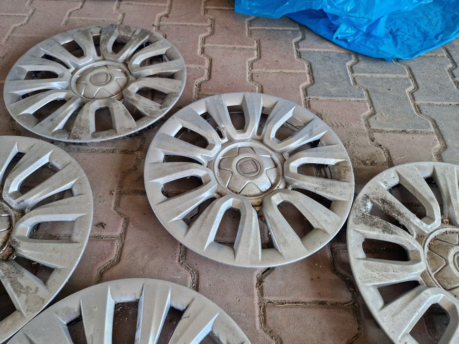 Kołpaki oryginalne r15 fiat jak nowe