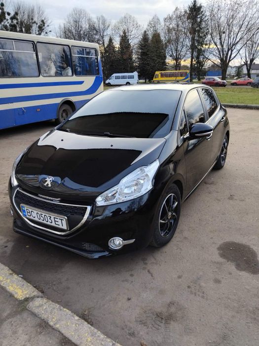 Peugeot 208 пежо 208