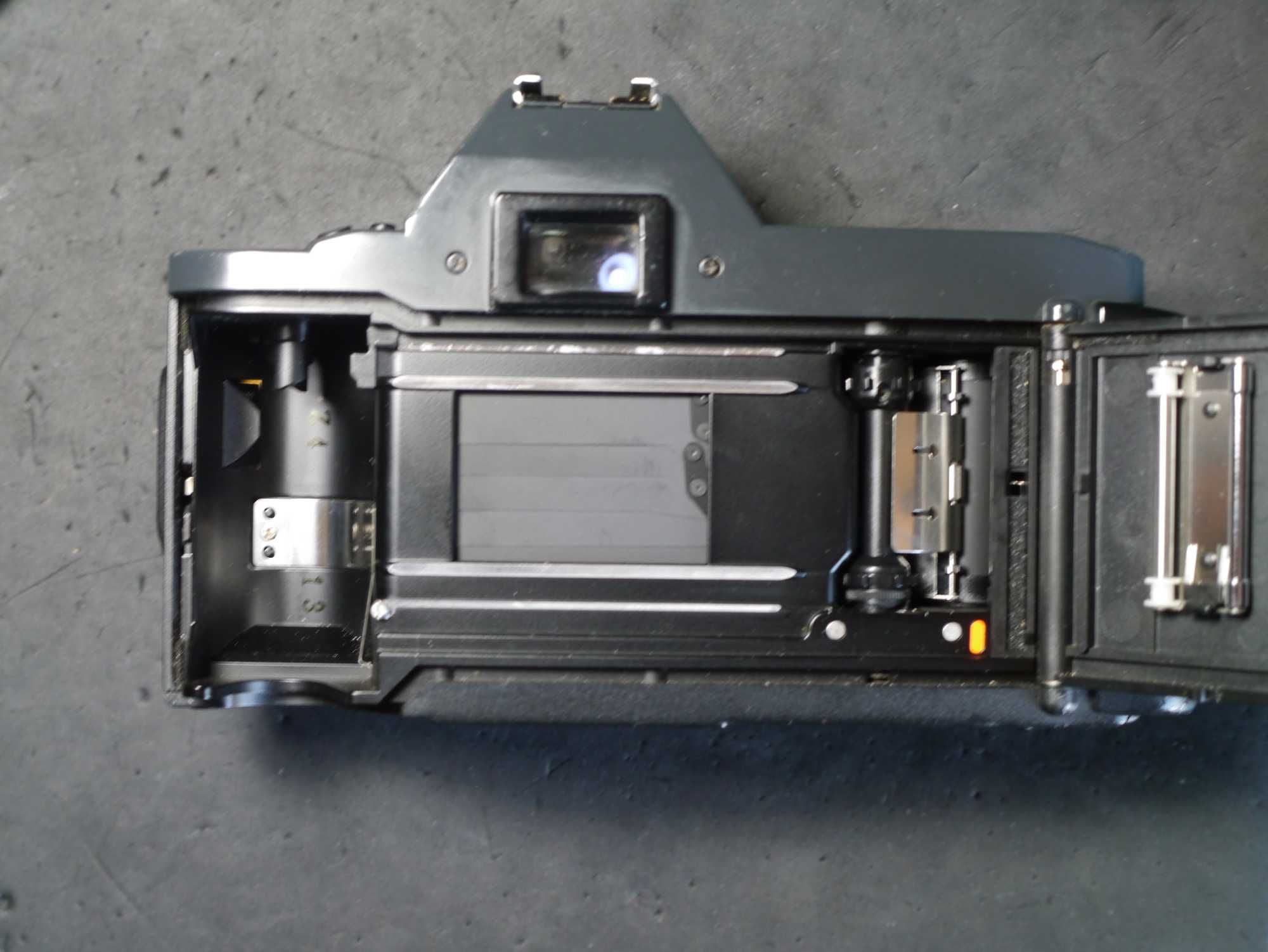 Canon T70 sem objectiva