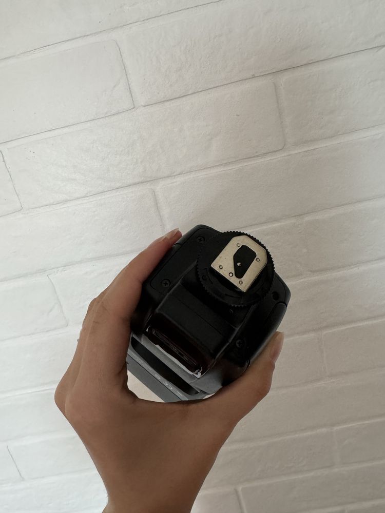 Вспышка Yongnuo YN-560 IV