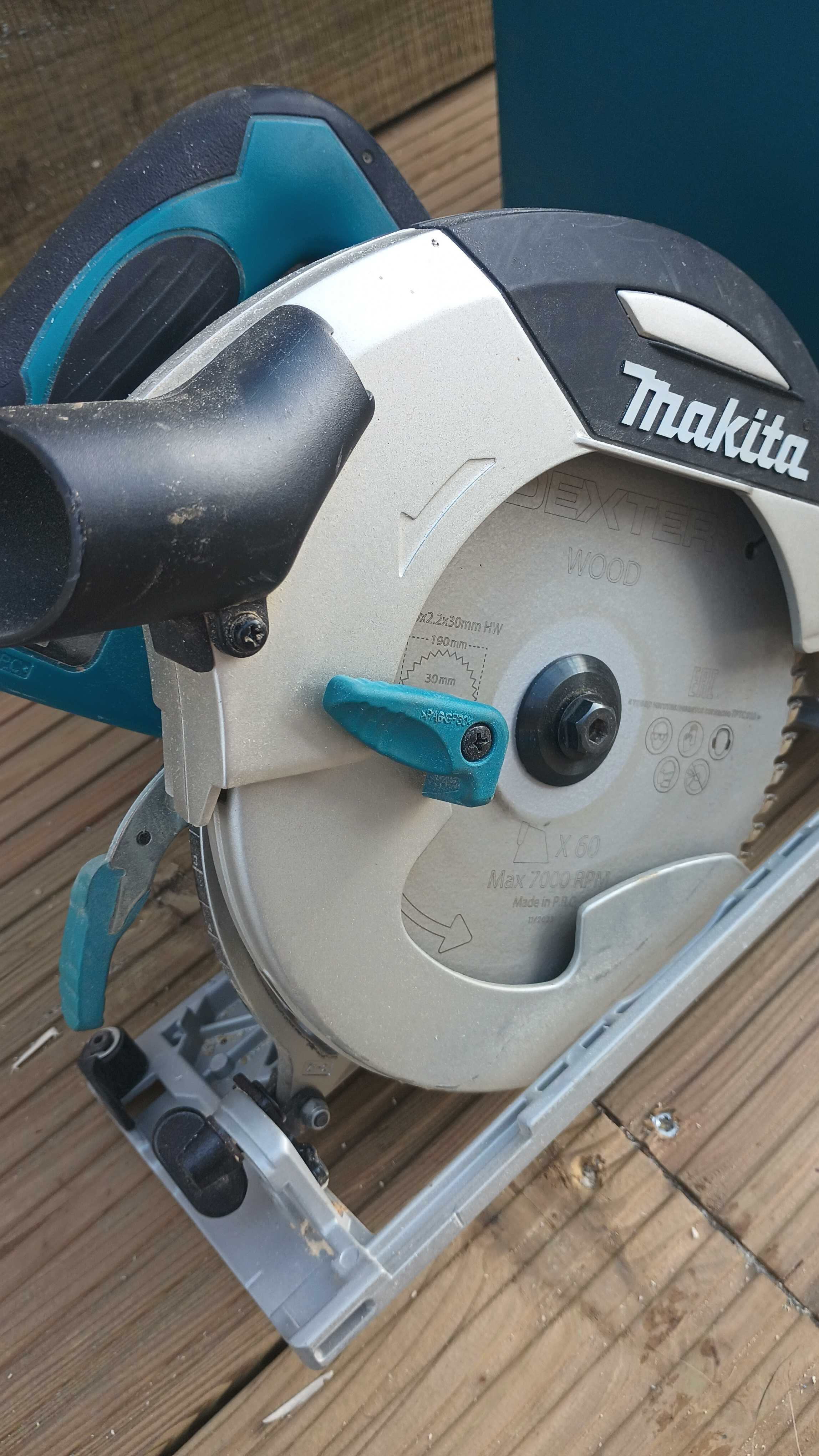 Makita Serra circular com 2 lâminas