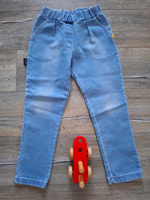 Spodnie jeansowe: jasne,bielone z przetarciem: Piu do Me- dzieci- nowe