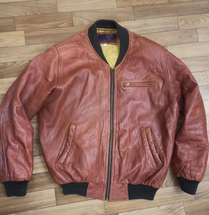Кожаный бомбер б. У
