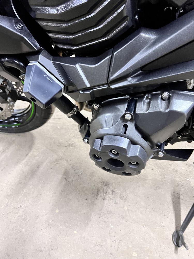 Японський мотоцикл kawasaki Z800 4 циліндра без пробігу по Україні