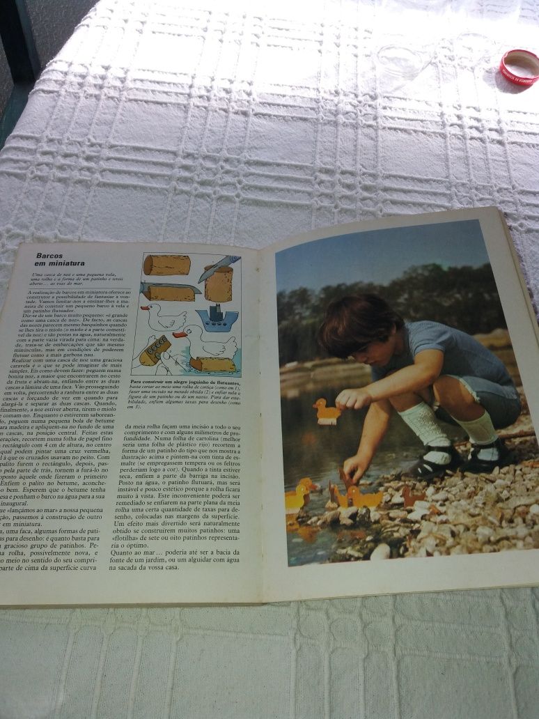 Livro "os meus brinquedos" os trunfos do bricolage de 1978.