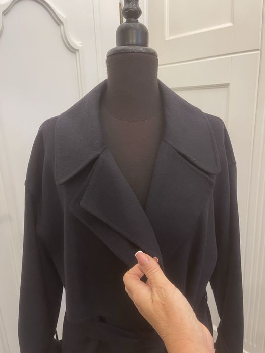 MARCCAIN piękny płaszcz, wełna dziewicza z jedwabiem. Granat