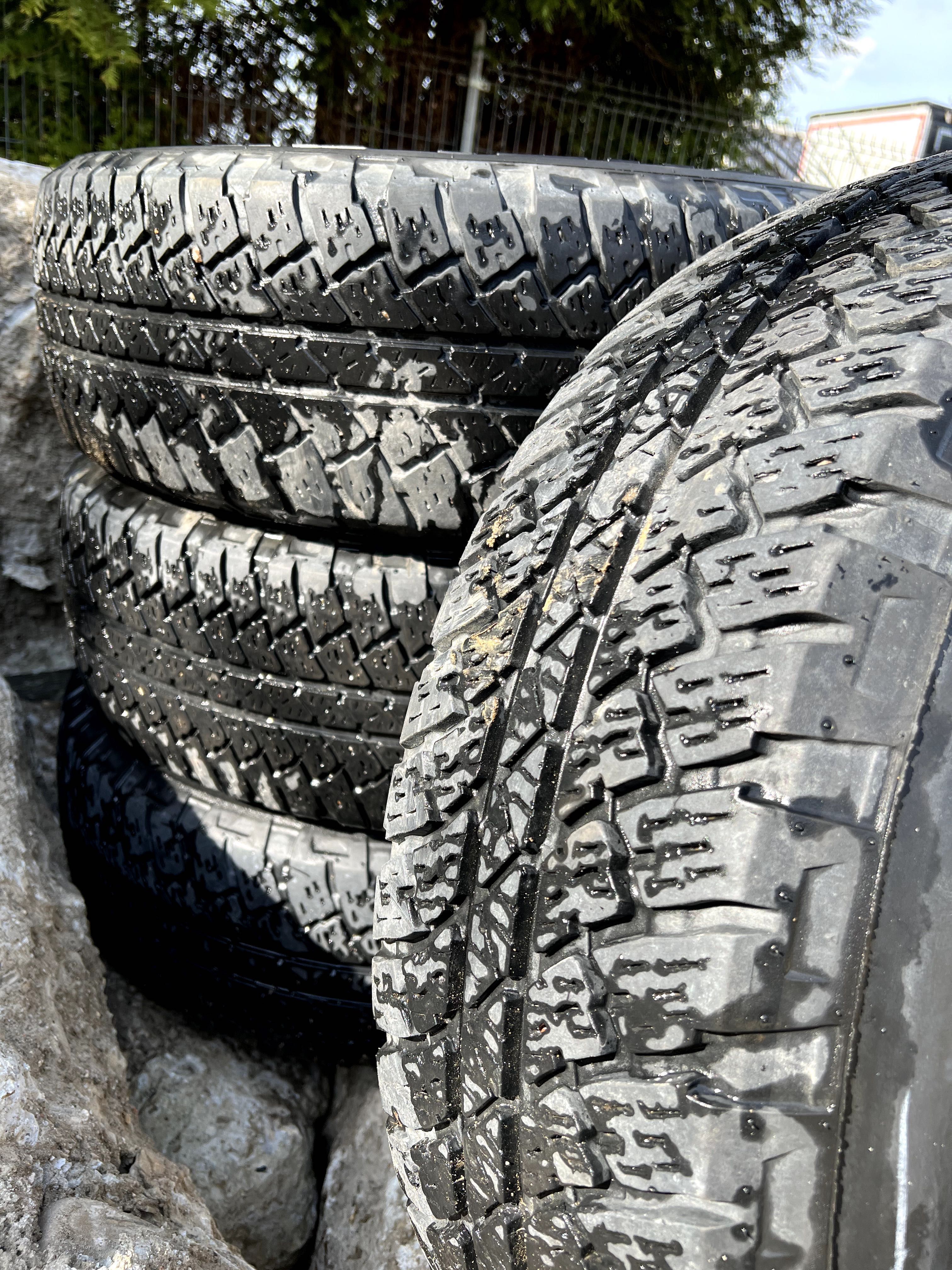 Opony Bridgestone Dueler A/T 255/70 R18