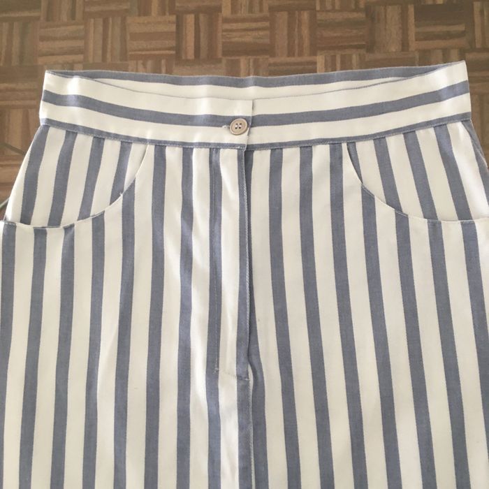 Saia em sarja de algodão às riscas, nova