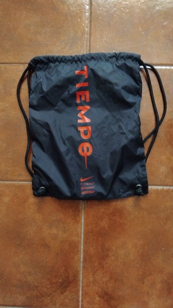 Sacola Nike Tiempo