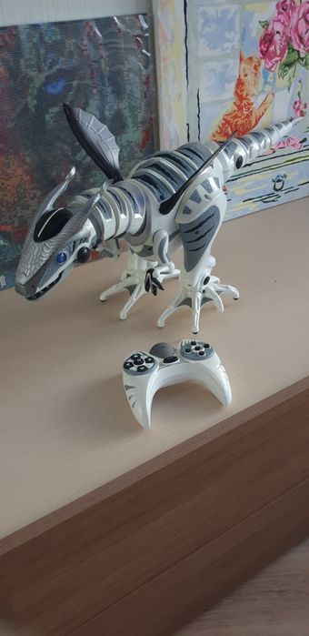 Интерактивный робот динозавр на пульте