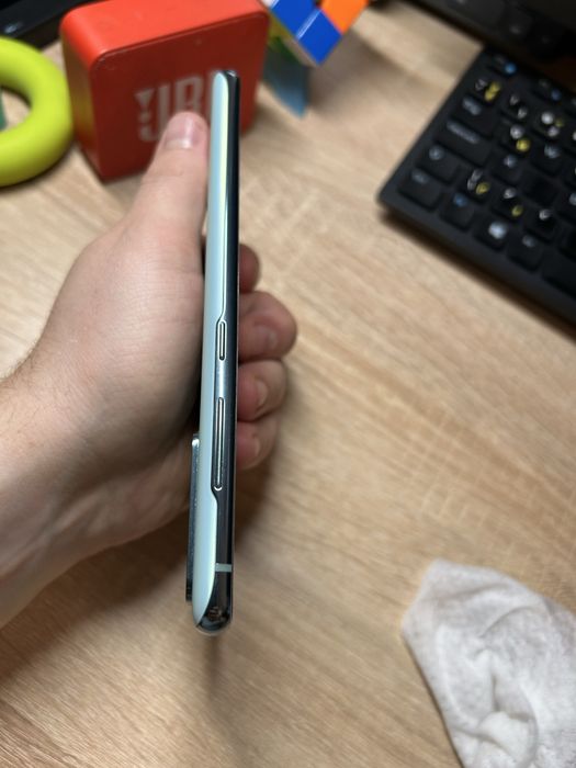 Samsung s20fe 8/256 на Snapdragon