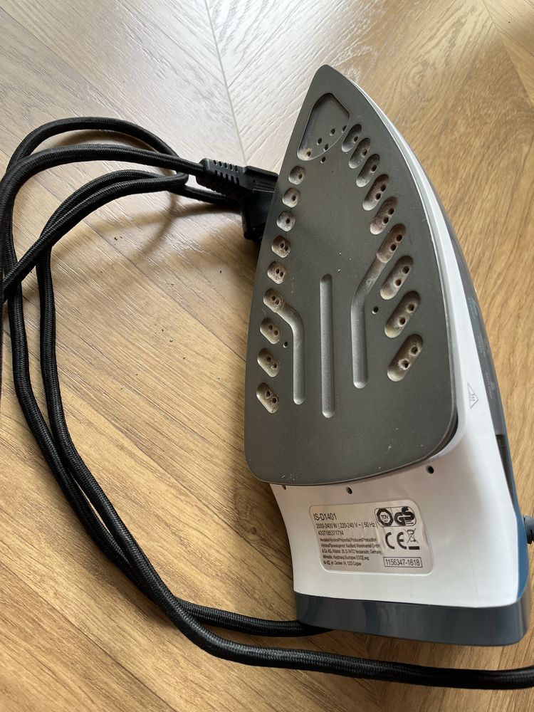 Żelazko 2000 - 2400w w stanie bardzo dobrym