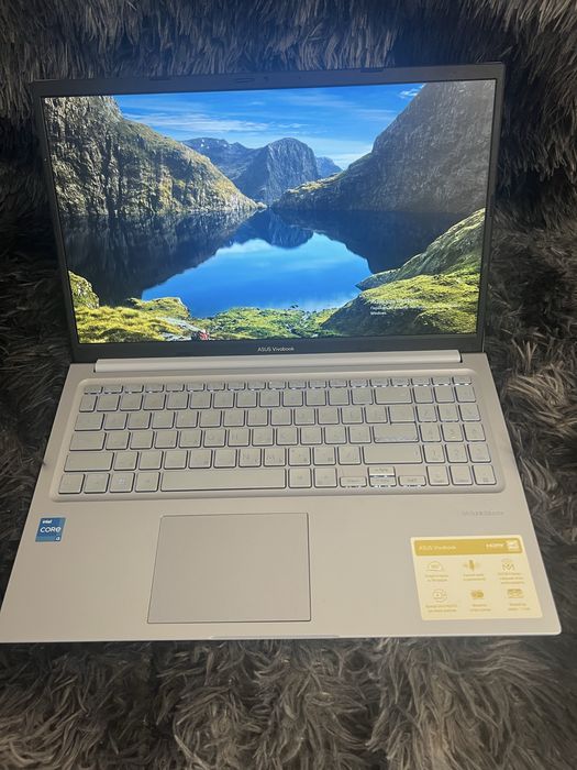 ASUS Vivobook 15