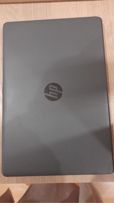 Portátil HP i5 8GB Novo