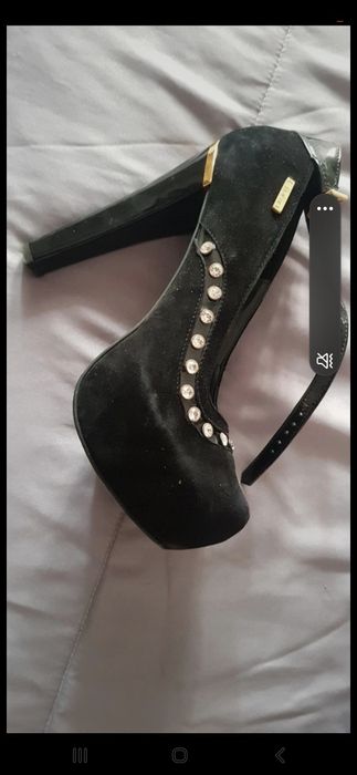 Sapatos salto alto