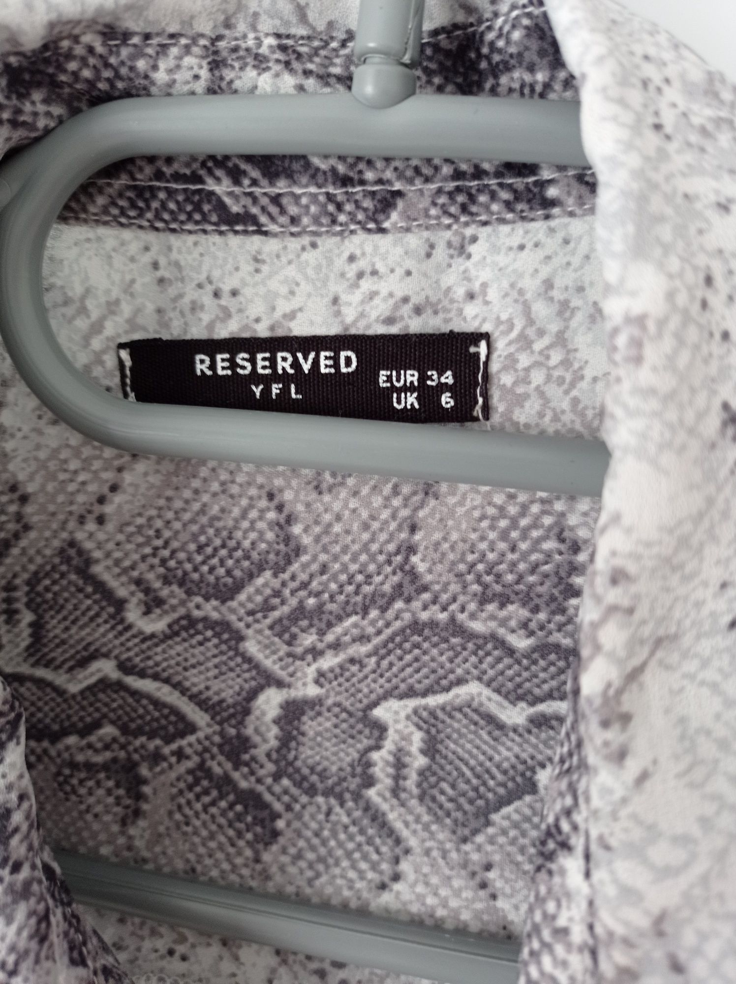 Koszula w wężowy wzór Reserved
