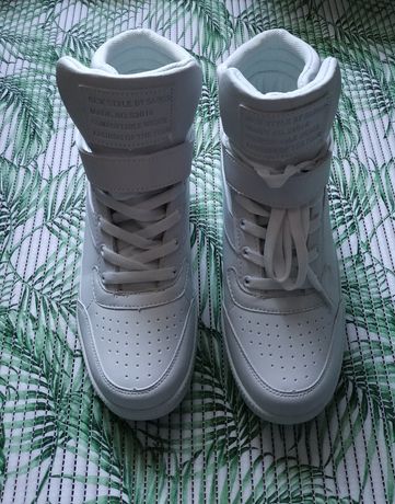 Białe buty na koturnie 40