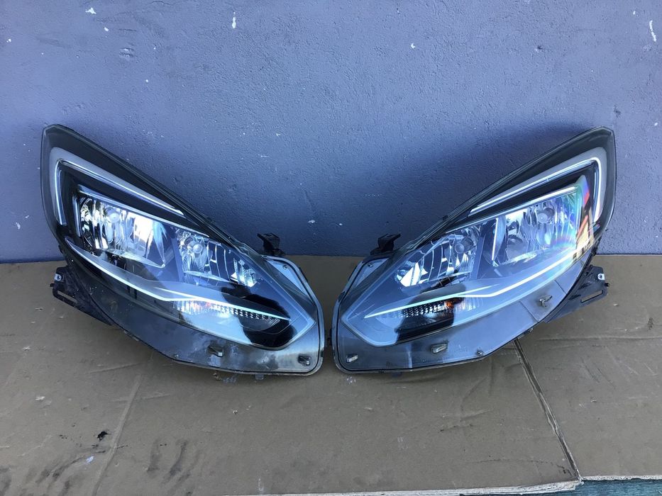Lampa przednia Lewa Prawa Opel Zafira C zwykła Led