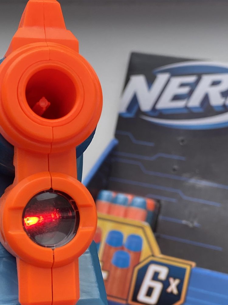 Отличный подарок два бластера Nerf + стрелы + обойма