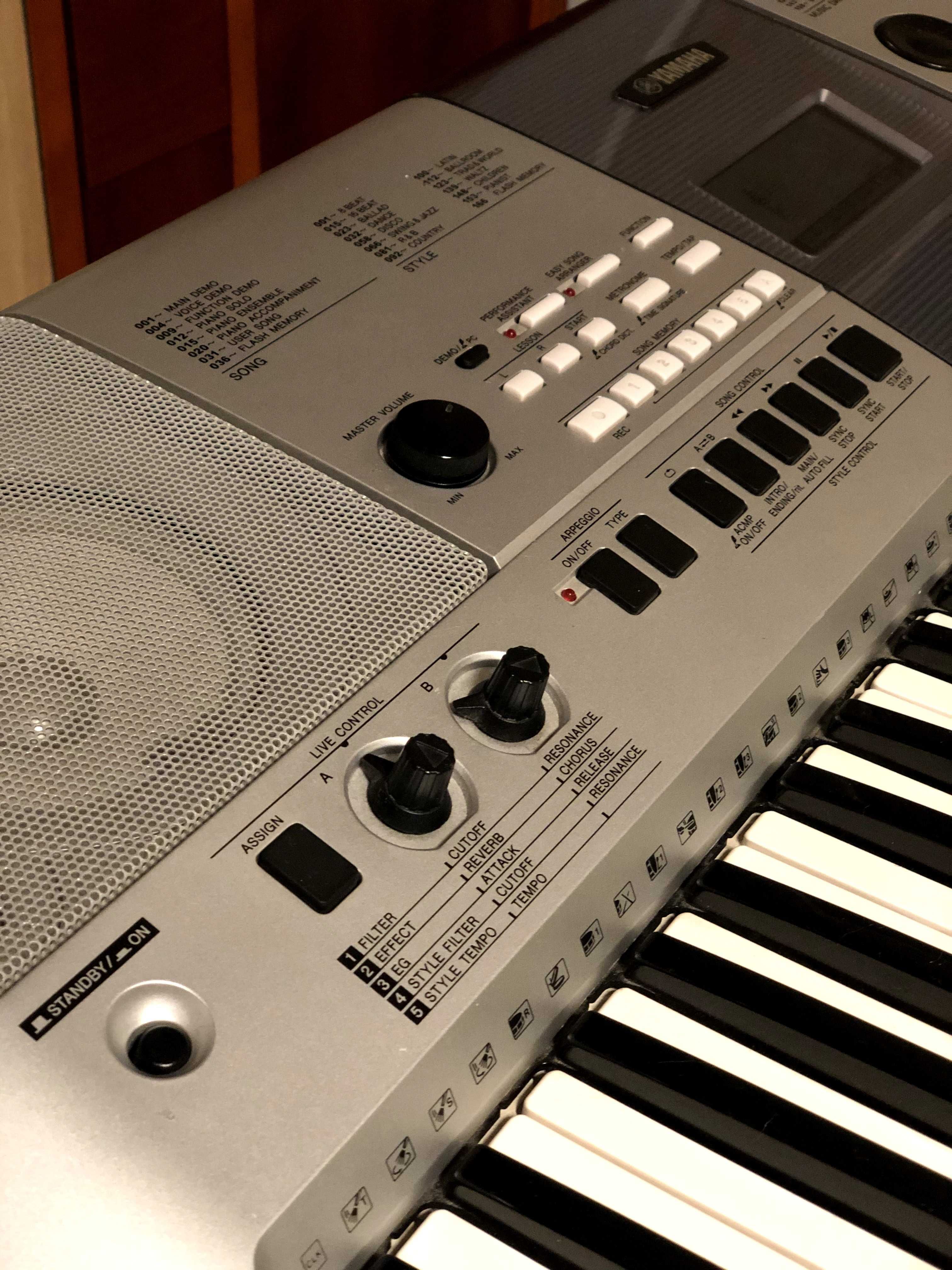 Keyboard Yamaha PSR E413 / Pianino elektroniczne