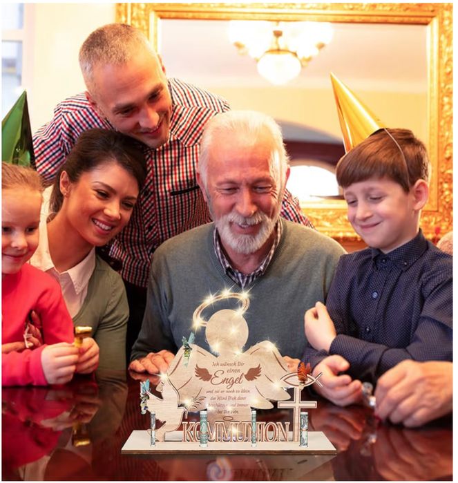 Подарунок на хрестини з отворами для грошей і свічок