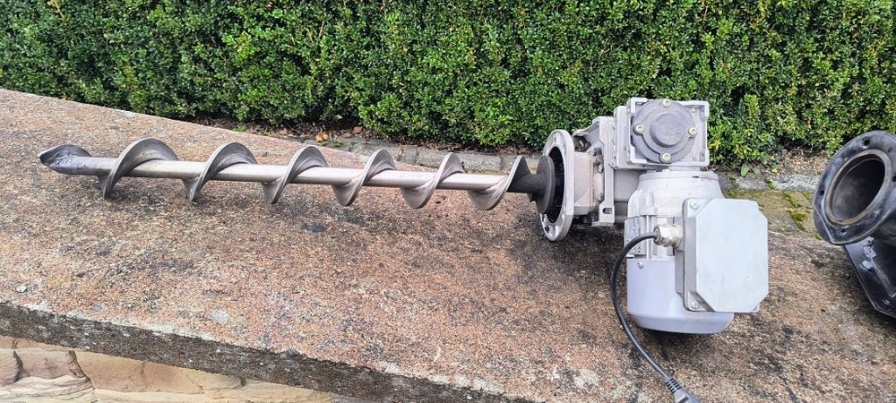 Podajnik z przekładnią do Kostrzewa Fuzzy Logic 25 kw