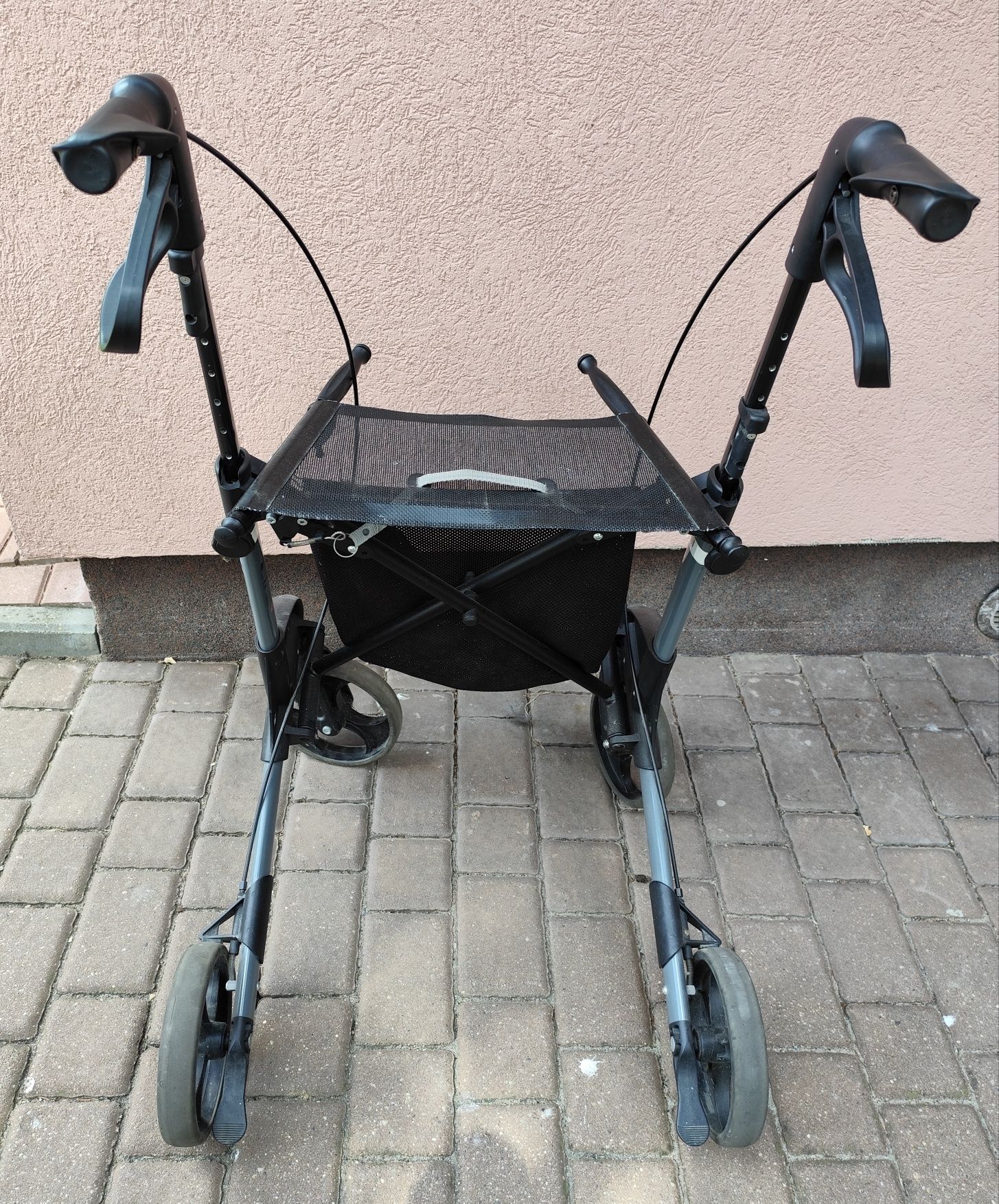Chodzik balkonik dla osoby niepełnosprawnej